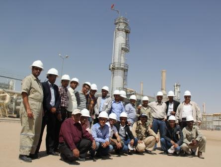SEMC organizes induction field visit for Economic Journalists to oil production areas at Marib.